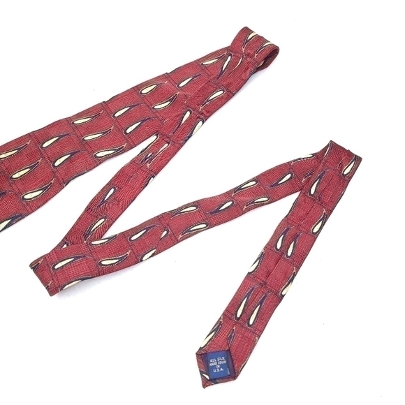 Muse's silk vintage men's red tie with classy abstract teardrop pattern - Picture 4 of 15